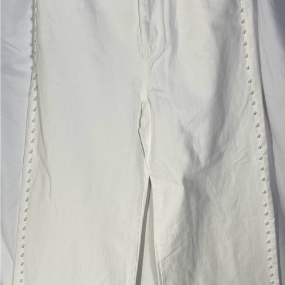 NWOT Entro Off-White Wide Leg Cropped Pant with Gorgeous Side Peal DetailChic M